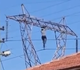 Depressed Man Dies on a Electric Pole in Turkey
