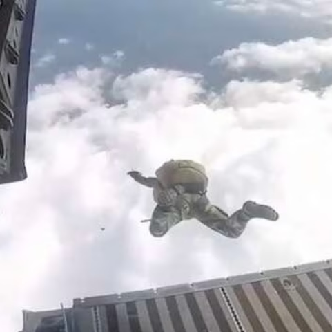  Soldier’s Parachute Fails at Tolemaida Training Jump