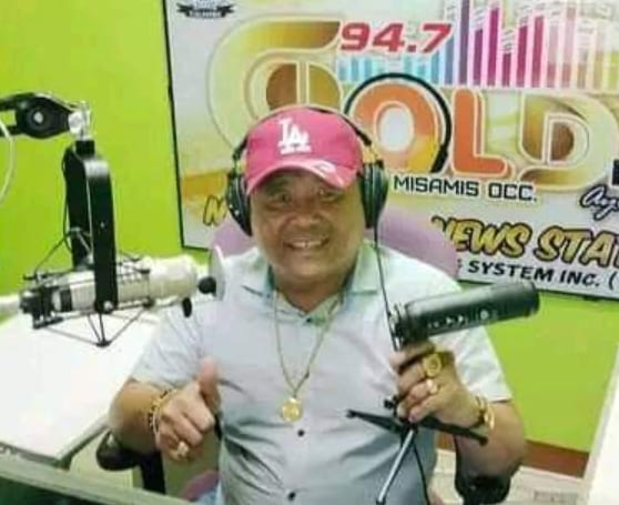 Filipino DJ Shot Dead While Broadcasting Live (Full)