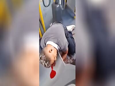 Police officer reacts and kills suspect during bus robbery, Brazil