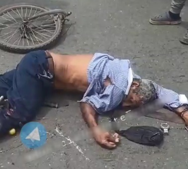 Old man on bike crashed dead by bus