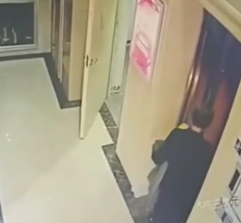 Dude Falls Into Open Elevator Shaft and Dies