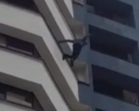 [NEW ANGLE] Depressed man commit suicide by jumping from window