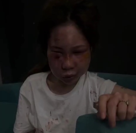 Jealous Abusive Chinese man savagely punished his girlfriend 
