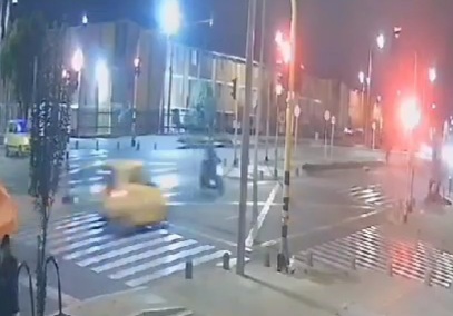 Drunk taxi driver runs over 2 women who were riding a motorcycle 