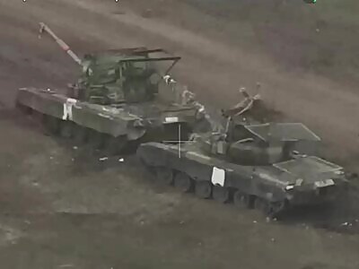 Neutralized Russian T-72 is finished off by FPV