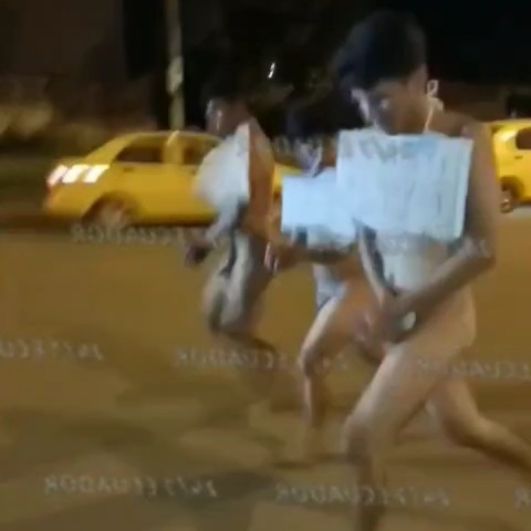 Three thieves humiliated and forced to run naked in the city 