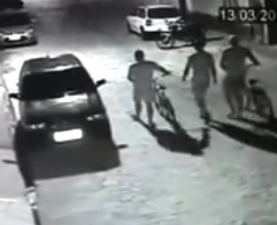 Guy Gets Shot While Walking With His Friends During the Night