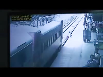 Woman Commits Suicide Jumping in Front of Train