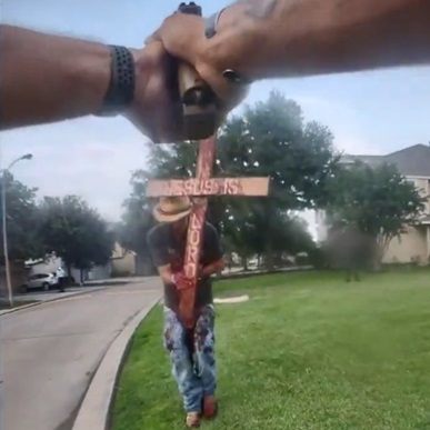 Harris County Deputy Shoots Man Advancing With a Cross