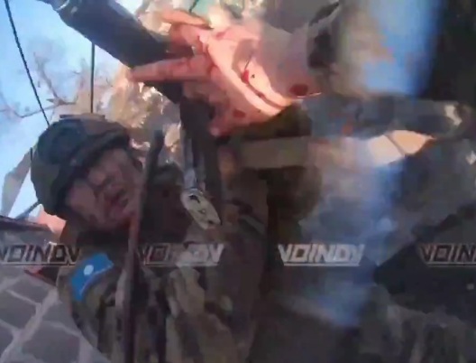 Ukrainian soldier trapped+killed by Russian hiding in abandoned house 