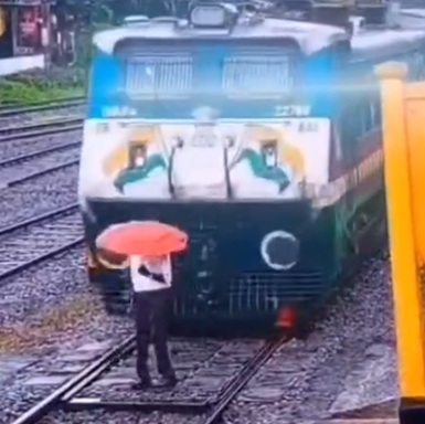Man Tragically Ended His Life by Stepping In Front Of Train at Aluva Railway Station