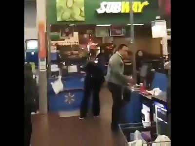 gorilla gets loose in WalMart