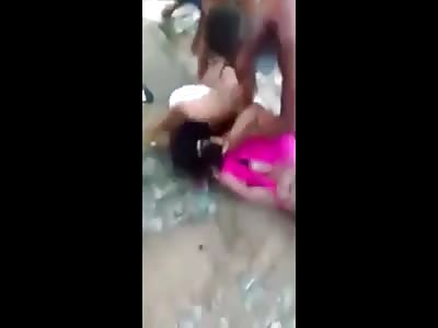 girl fight with titty slapping