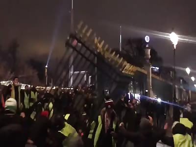 Paris rioter crushed by huge cast iron gate