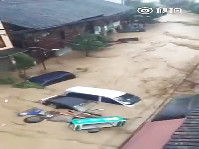  rainfall caused flooding ! Many cars were washed away