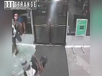 Tommy Hilfiger store gets Robbed