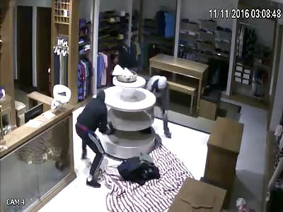 Bandits steal shop Polo Play in Botucatu 5
