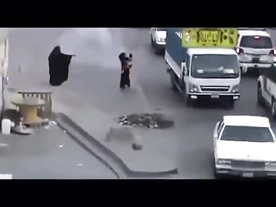 Bahrain police throw stun grenades at women and child 