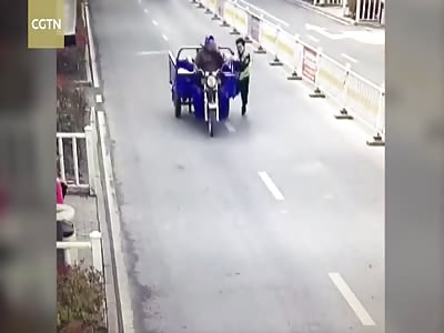 Three-wheeled motorcycle drags policeman, runs over his leg