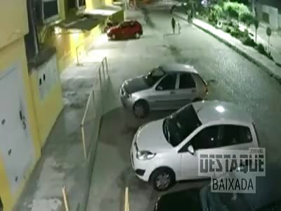 mother run  off a women  attempting to kidnap her daughter