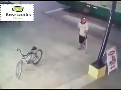 One-legged thief steals bicycle - Brazil