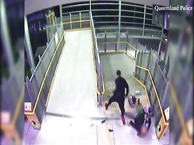 Moment Brave woman fights back against man who tried to rob her