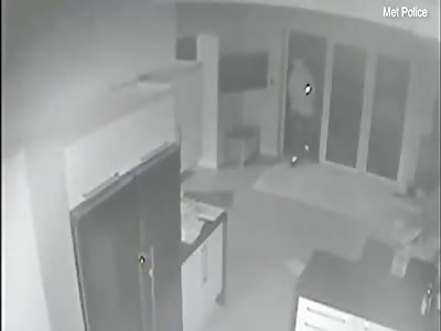 Shocking CCTV captures burglars in a home as mother puts child to sleep