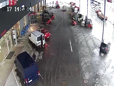 The thieves ended up surrounded by forklifts