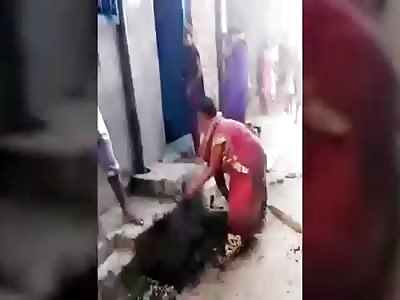 Fighting Between Two Women about Swachh Bharat Abhiyan