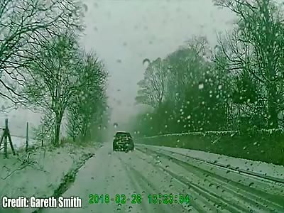 Hero bus driver avoids horror crash in the snow by just inches with amazing manoeuvre