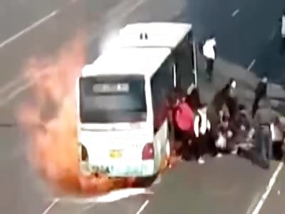 Stampede of commuters barely makes it off a burning bus