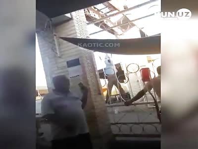 Thief gets hung on the market gates