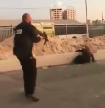 Israeli Army Kills Palestinian Woman on Checkpoint