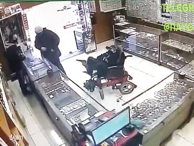 The weirdest robbery you will ever see