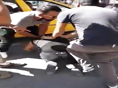 Phone thief arrested by angry people and gets beating in BIZERTE 