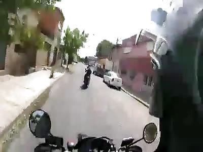 Crazy motorcycle police pursuit 