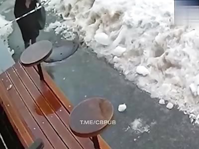 Russian woman crushed by falling snow block 