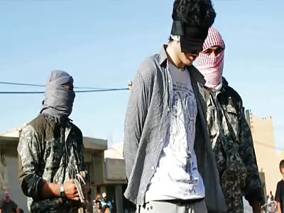 Execution of ISIS 'spy' shooting, stabbing the heart and Crucifixion In Syria