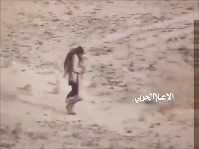 Yemeni Ansarullah - Save Wounded Friend Under Fire