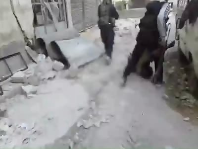Video of the Hmouriya Square in the east of Ghouta and kill the Assad gangs in the streets
