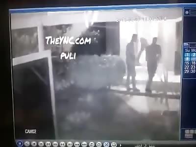 The surveillance cameras monitor the moment of assault of the state fighters to the headquarters of the 