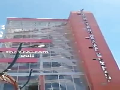 Suicidal Man Nosedives from Municipal Building in Llallagua, Bolivia (REAL or FAKE? ) 