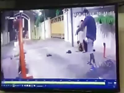 SECURITY GUARD .. BRUTALLY, HIT