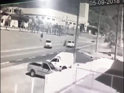 CCTV. motorcyclist loses life trans the impact with.automovil
