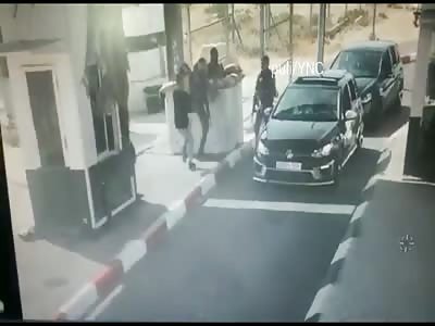 Man gets Killed when Attempting to Stab a Israeli Soldier