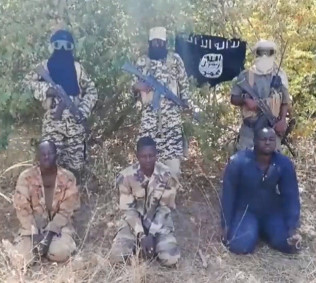New ISIS Video Shows 3 Malian Army Soldiers Being Executed in Forest