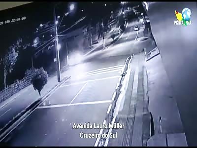  CCTV motorcycle accident vs car 