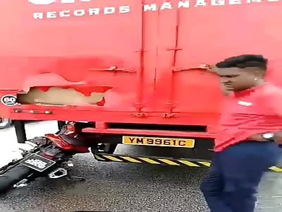 Motorcyclist with his last sighs after accident 