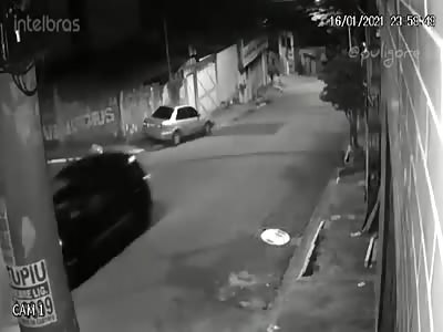 CCTV. thief executes his victim 